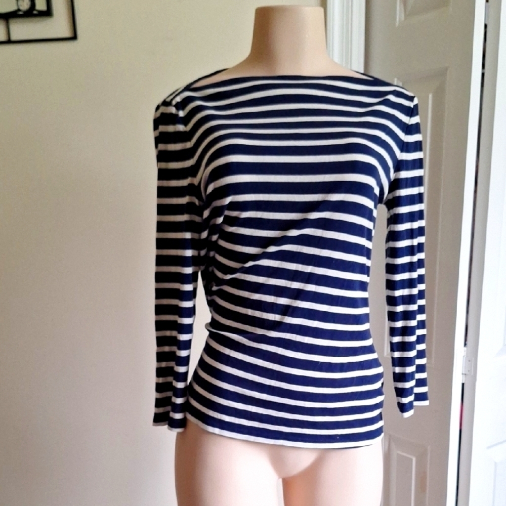 3/$20 Old Navy Women's Blue and White Striped Top Size M